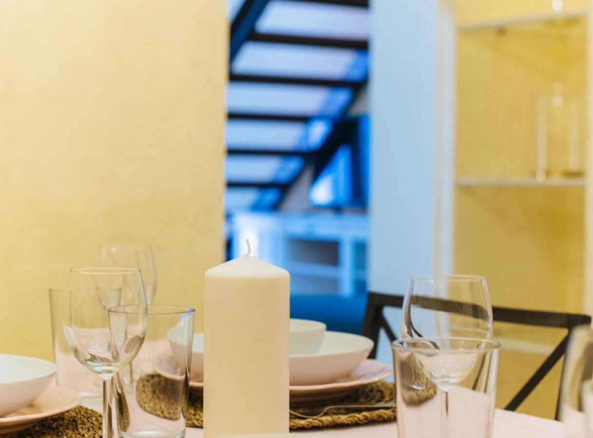 Pajaritos Suite Apartment - Private Parking Included Севиля Екстериор снимка