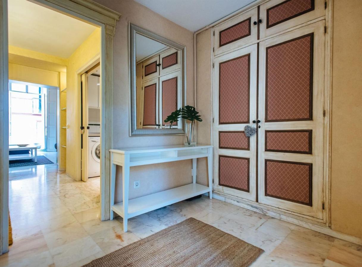 Pajaritos Suite Apartment - Private Parking Included Севиля Екстериор снимка